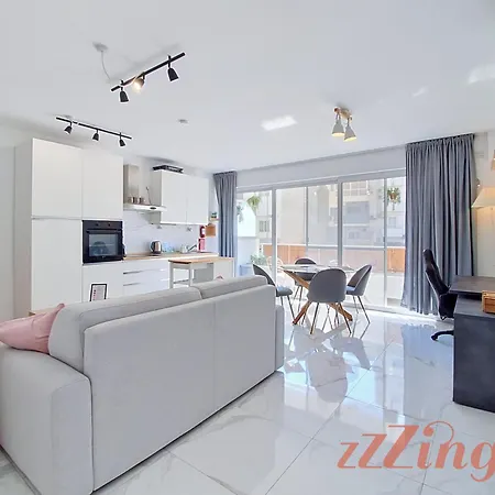 Apartamento A Chic One-bedroom Retreat With Balcony In St Pauls Bay St Paul's Bay