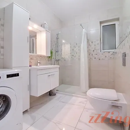 Apartamento A Chic One-bedroom Retreat With Balcony In St Pauls Bay