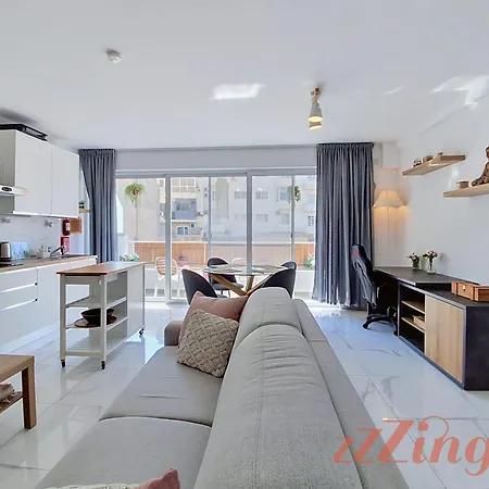 Appartement A Chic One-bedroom Retreat With Balcony In St Pauls Bay St. Paul's Bay