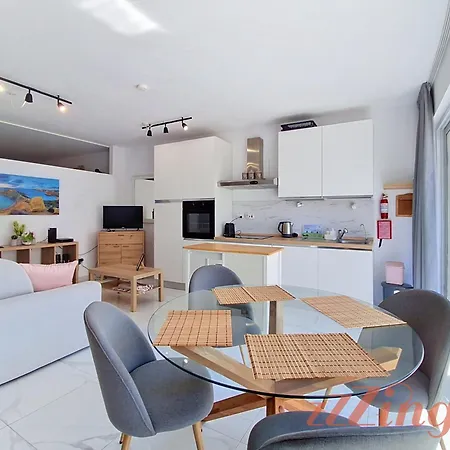 A Chic One-bedroom Retreat With Balcony In St Pauls Bay * St Paul's Bay