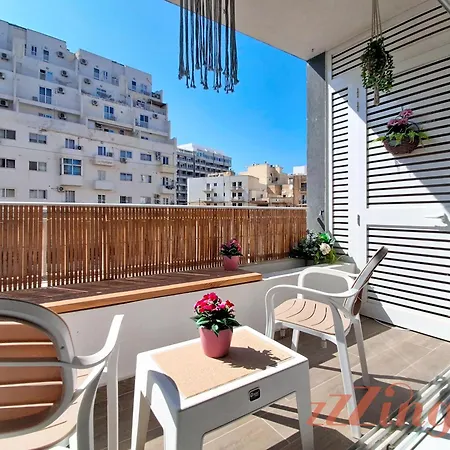 A Chic One-bedroom Retreat With Balcony In St Pauls Bay